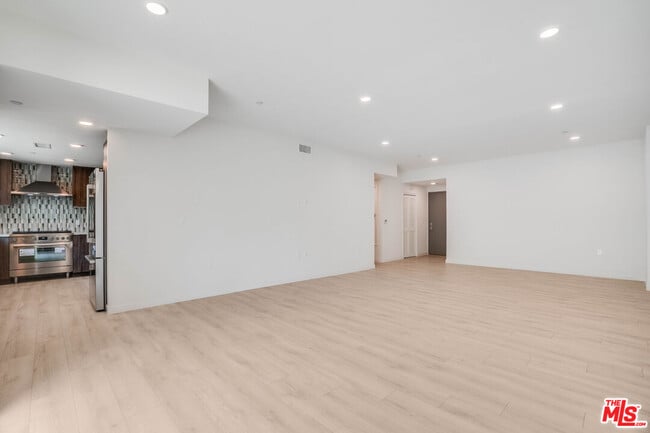 Photo - 1021 S Shenandoah St Unit 102