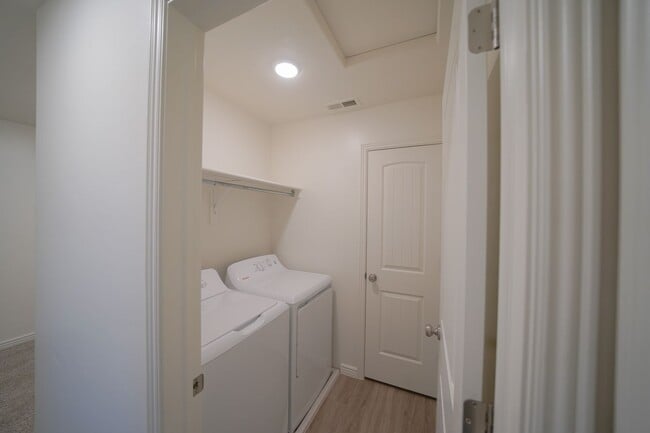 Photo - Remodeled 3 Bed / 2.5 Bath Townhome in Great Location