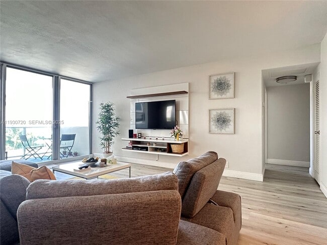 Photo - 1200 West Ave Unit 329