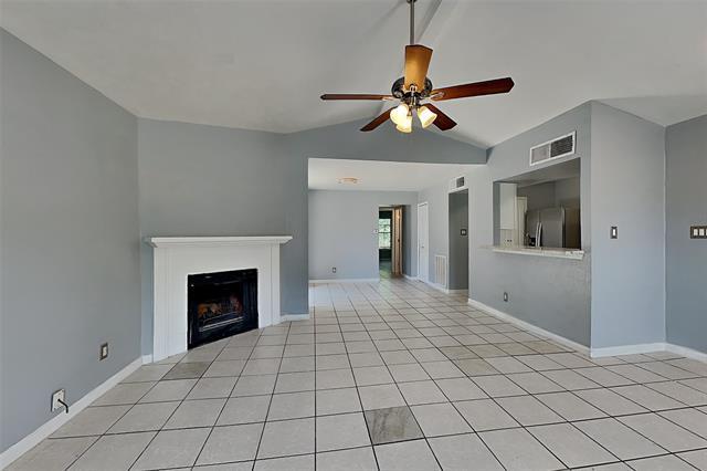 Photo - 420 Dollins St