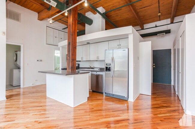 Photo - 2222 W Diversey Ave Unidad 306