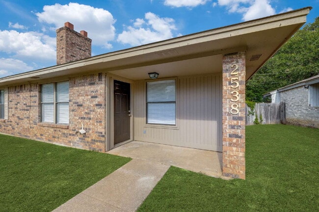 Photo - Updated 2 Bed, 2 Bath Home in Desirable Location