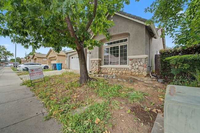 Photo - 3 bedroom 2 bath 1612 sq ft home located in Yuba City