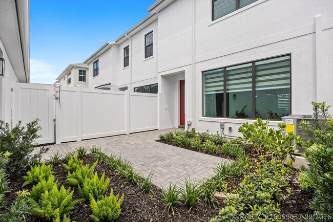 Photo - 7528 SW Hosford St