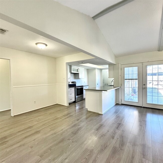 Photo - 3803 Black Cricket Ct