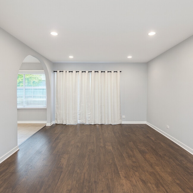 Photo - 1272 Court E