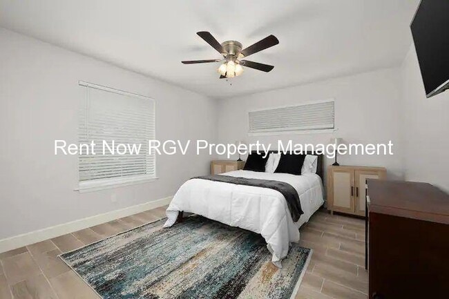 Photo - 312 Xanthisma Ave