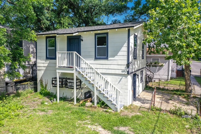 Building Photo - 844 Tyler St Rental