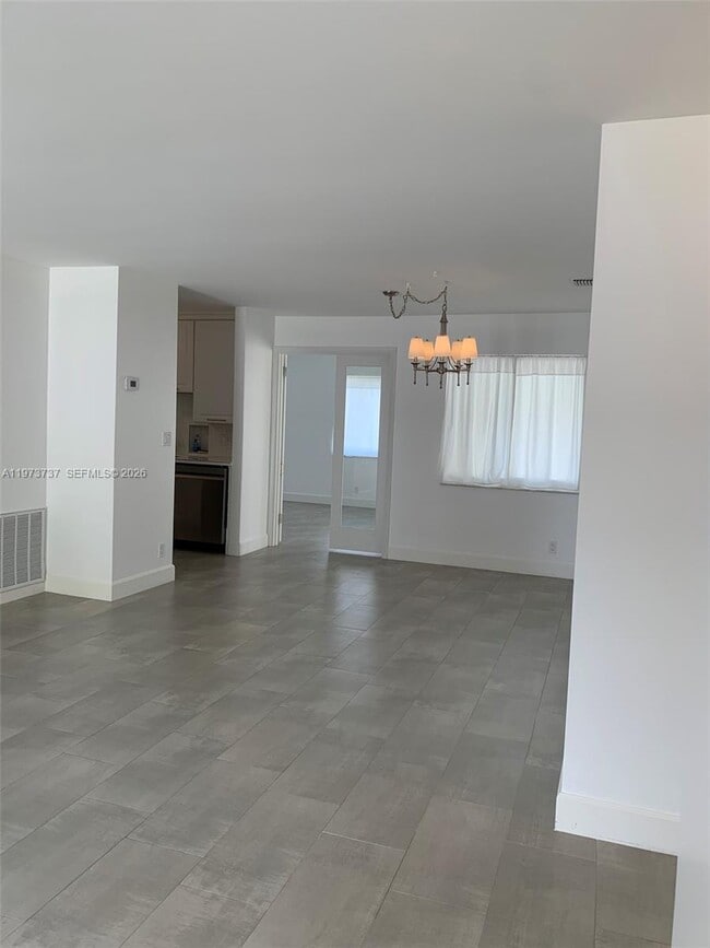 Photo - 4411 W Broward Blvd