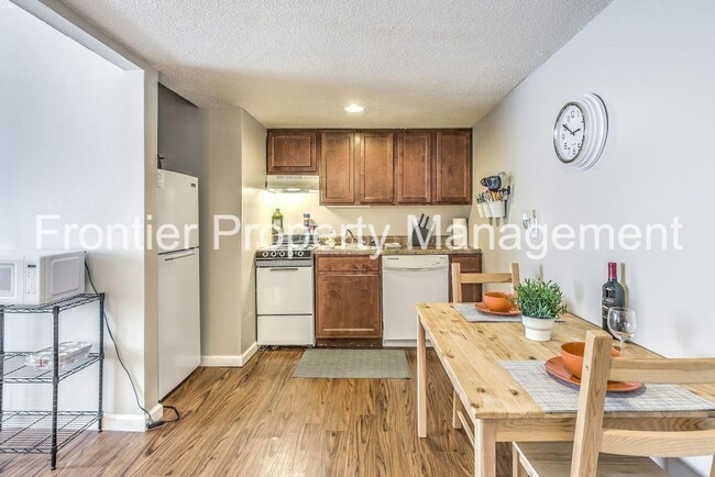Photo - One Bedroom One Bath in Clifton Heights! Unit 2140 Hampton Ave #207