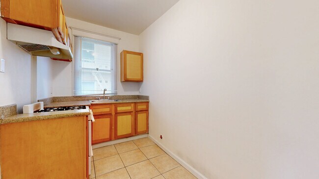 Photo - 720 Jones St Unidad 44