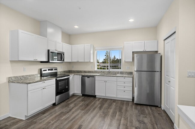 Photo - Pinnacle Landing Townhomes - Two Bedroom Townhouse