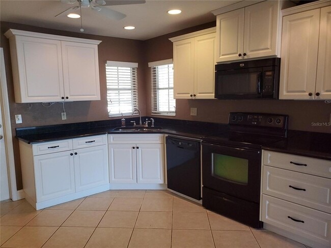 Photo - 3331 Seaview St