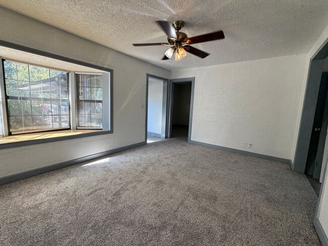 Photo - 839 NW 17th St