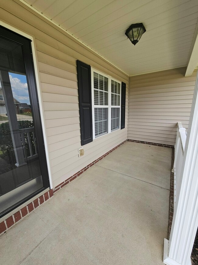 Photo - 389 Ivywood Ln