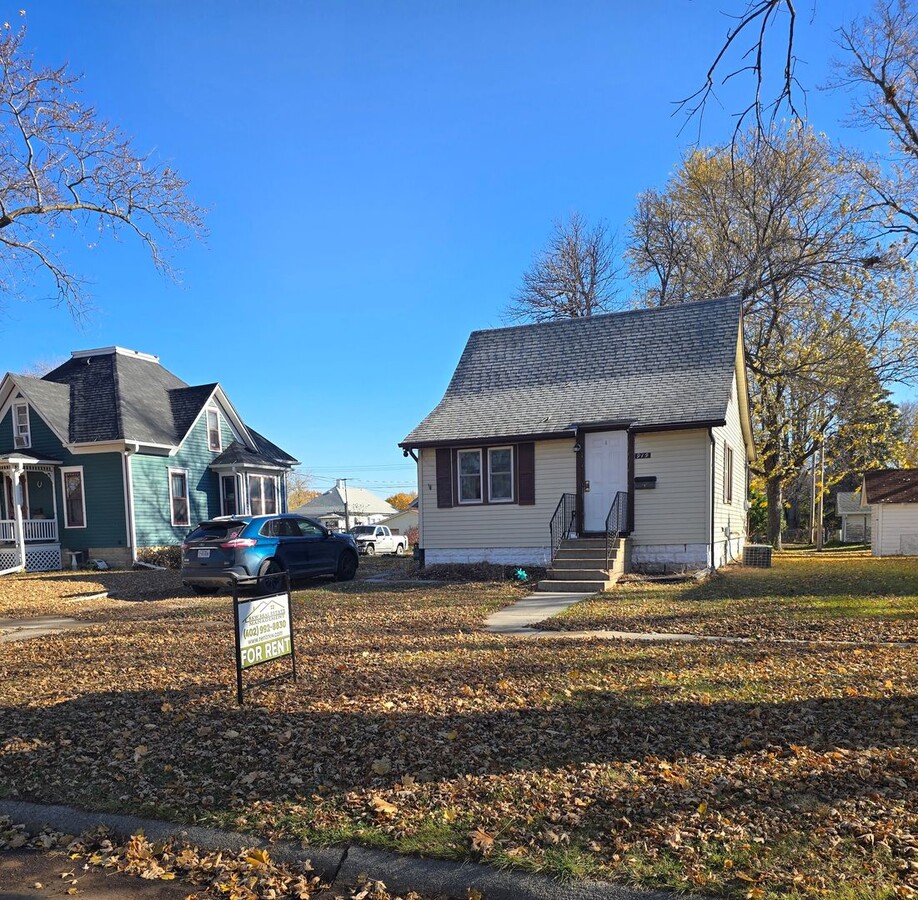 3 Bedroom, 1 Bathroom House - 3 Bedroom, 1 Bathroom House