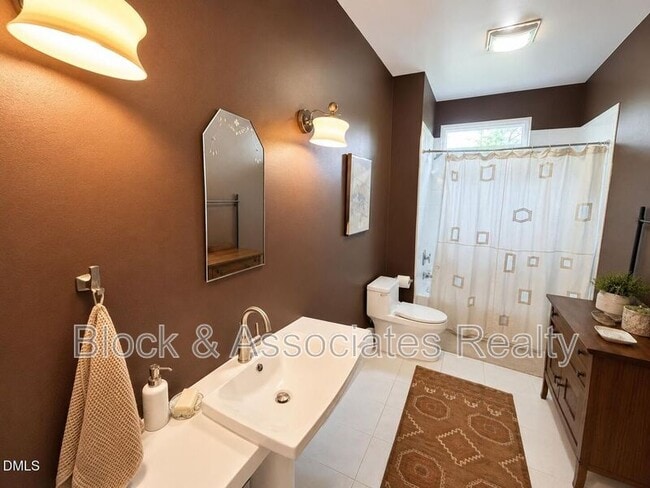Photo - 2200 Kilburn Rd