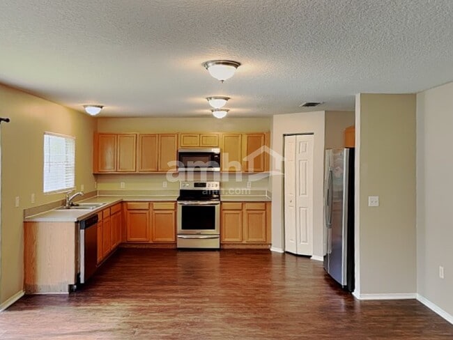 Photo - 7271 Wakeview Dr