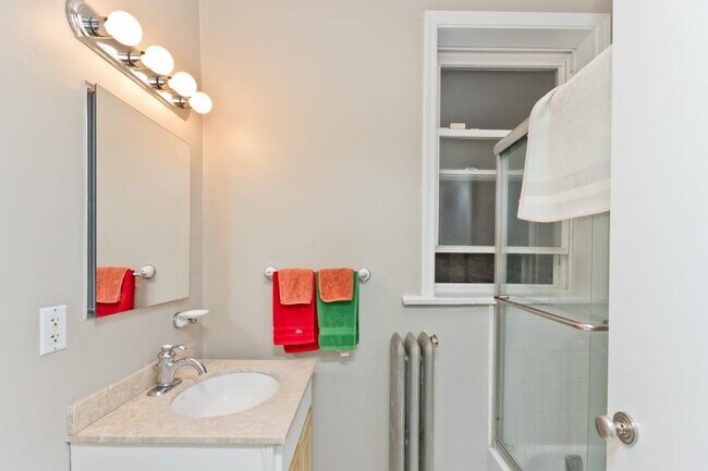 Photo - 2 bedroom in Chicago IL 60657 Unit 1