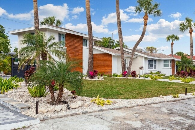 Building Photo - 760 Bohenia Cir S