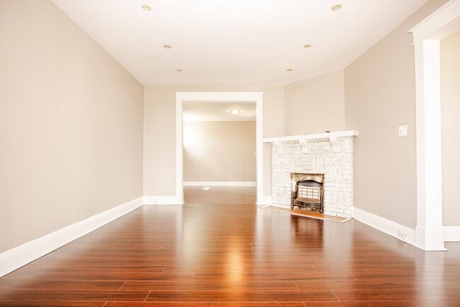 Building Photo - 2594 Broadway St Unit 1 Rental