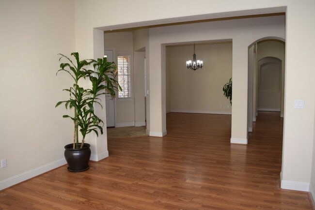 Photo - 2768 Westview Dr