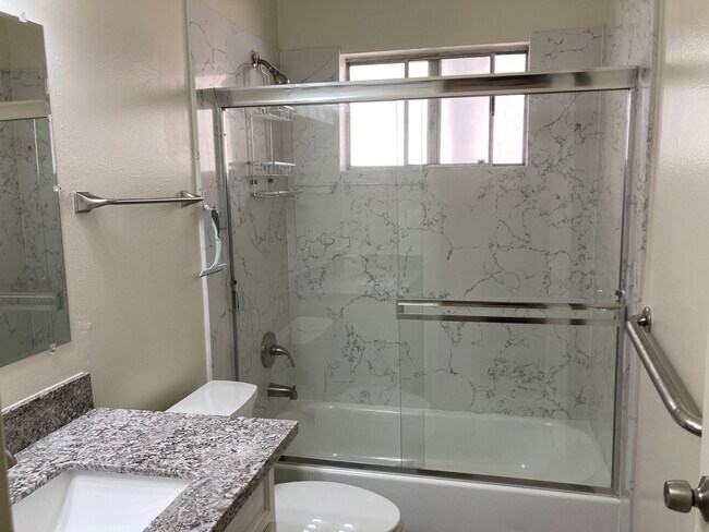 Bath - 4316 Rilea Way Unidad 4