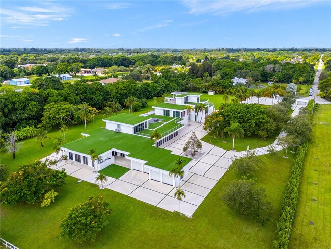 Photo - 17250 SW 52nd Ct