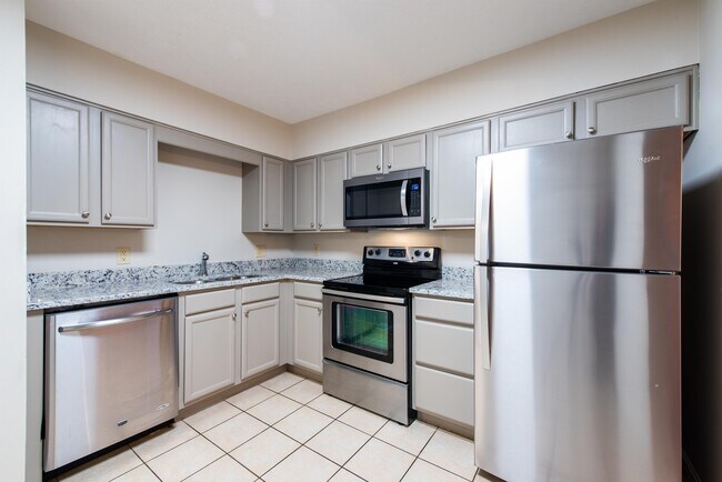 Photo - 1509 La Fontenay Ct Townhome