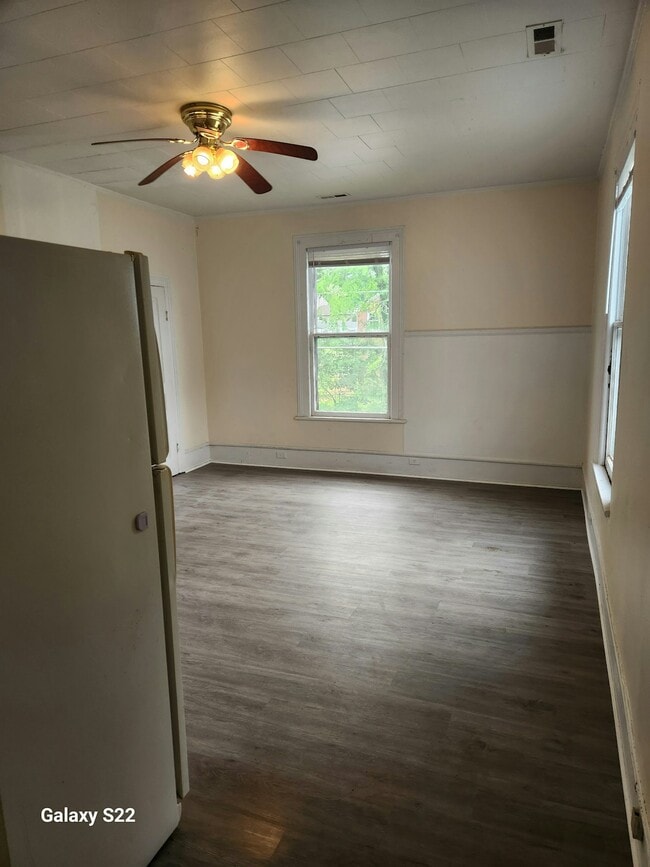 Photo - 302 Dahl St Unit C