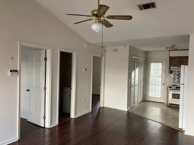 Photo - 140 Lanier Dr Unit 69