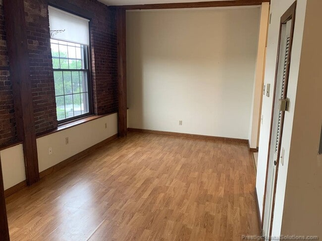 Photo - 180 Bemis Rd