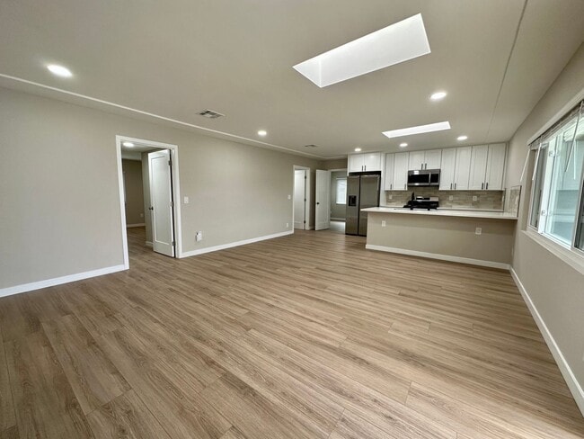 5051 Campanile Dr