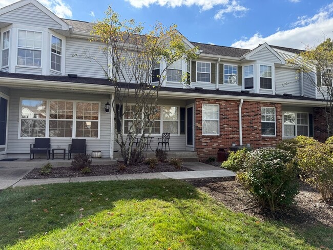 Photo - 2504 Cortland Ln