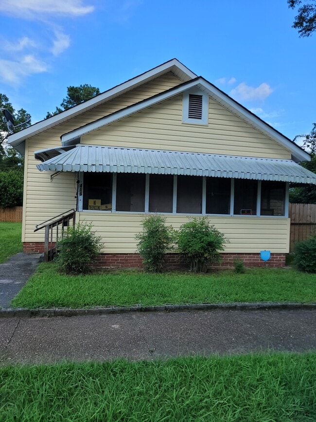 Building Photo - 416 S 15th St Rental