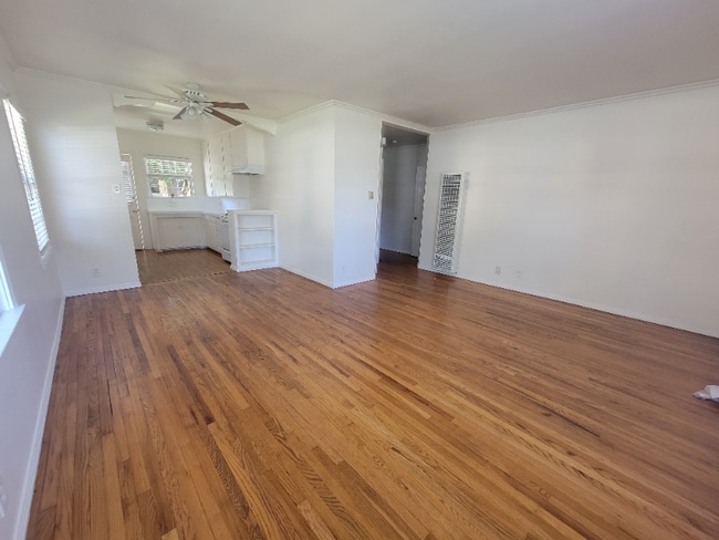 Building Photo - 13642 Leadwell St Rental