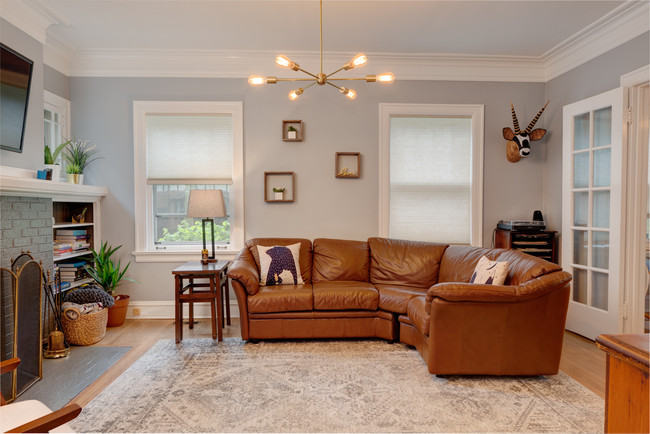 living room - 1231 Grant St Apartment Unit 1