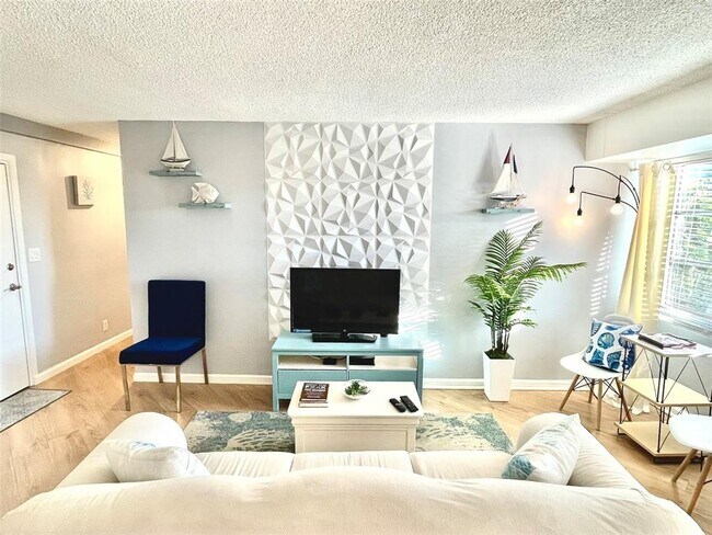 Photo - 3315 58th Ave S Unidad 304