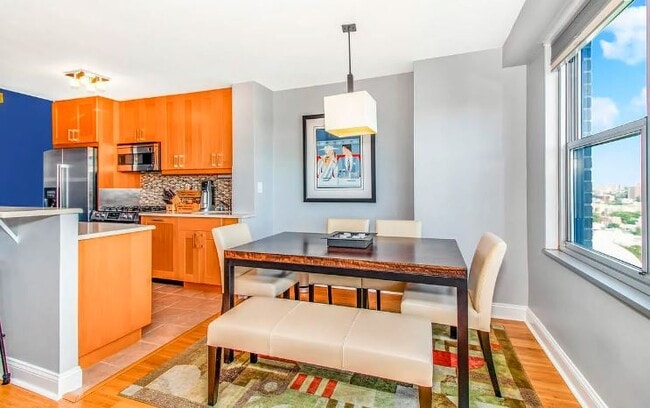 Photo - 555 Kappock St