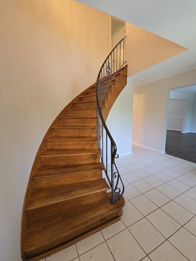 6386 Taylor Rd