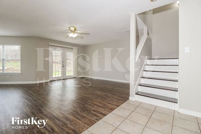 Photo - 2010 Brazos Dr