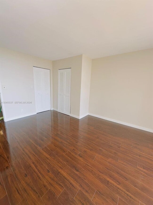 Photo - 800 Parkview Dr Unidad 611