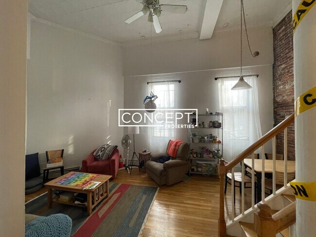 Photo - 168 Northampton St Unit 2