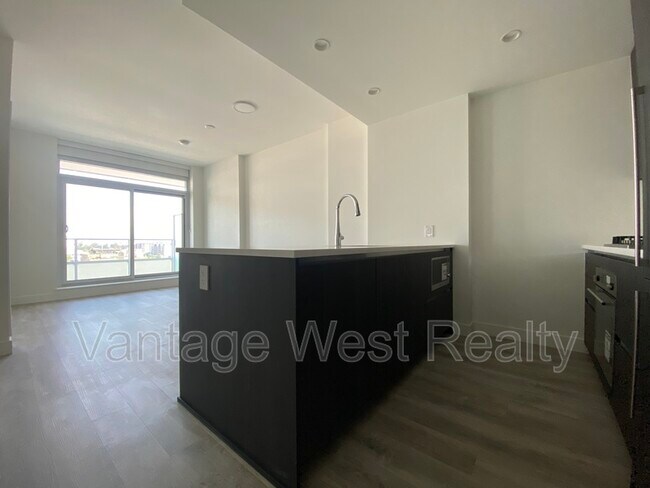 Photo - 1626-1626 Water St