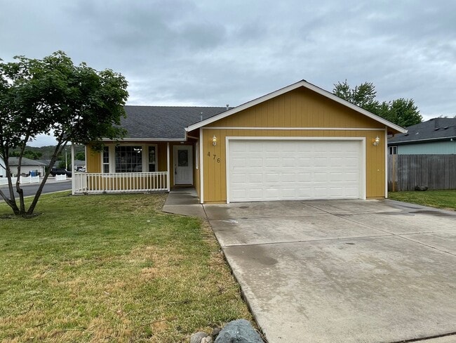 Building Photo - Beautiful 3 Bedroom 2 Bath Home in Eagle Point-Newly Upgraded