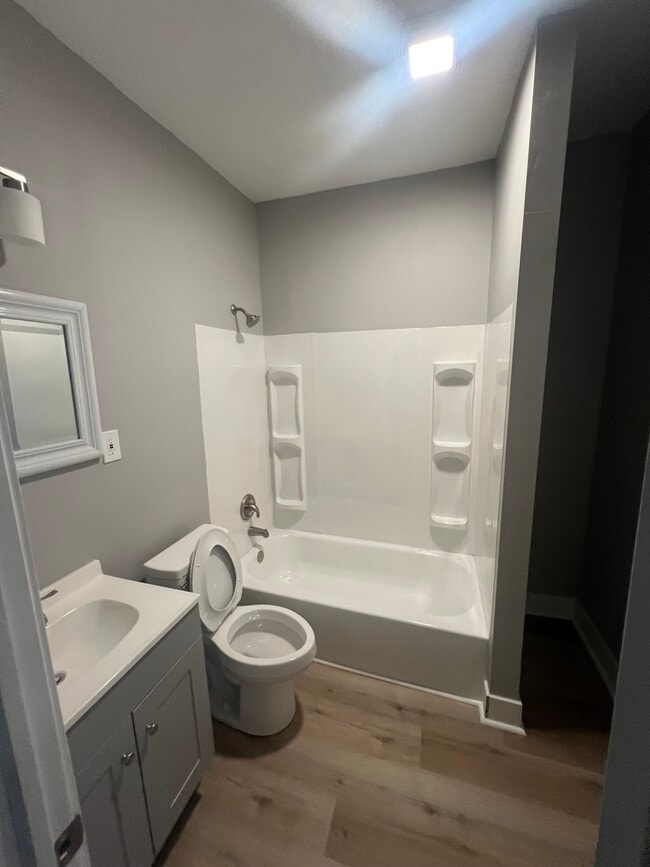 Photo - 1569 Glenmont Rd Unidad 2nd floor