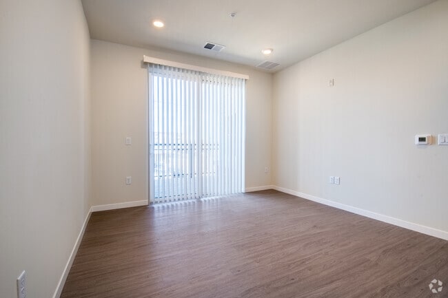 1HAB, 1BA - 746 ft²