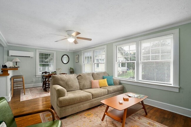 Photo - One Bedroom Garage Apartment in 5 Points!!