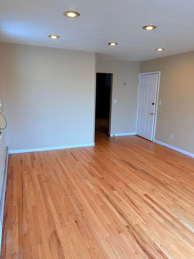 Building Photo - 426 Liberty Ave Unit 2