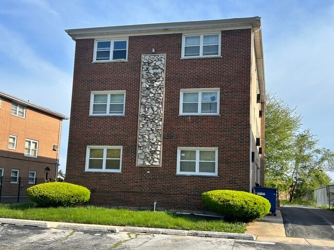 Building Photo - 1850 State St Unit 2N